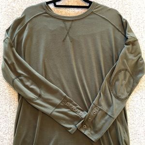 Laila Jayde Green long sleeved shirt.